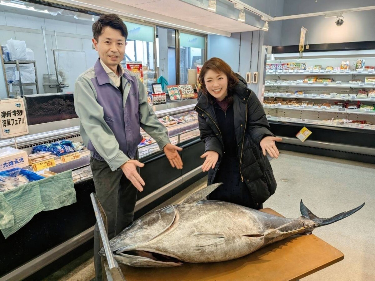 まぐろ解体ショー